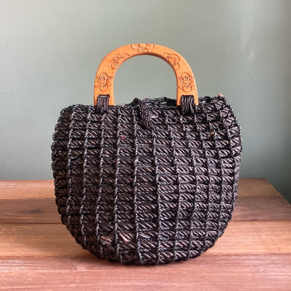 Handmade Philippines Woven Straw Raffia Bag Wooden Handles - Picture 2 of 8